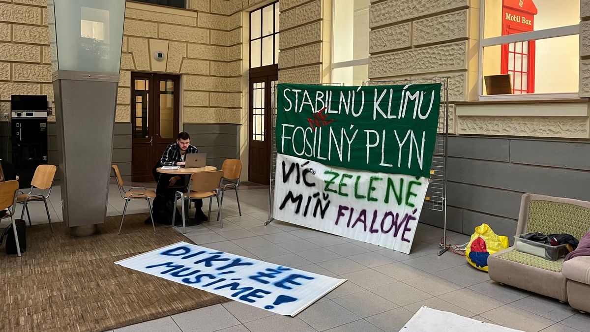 Termín okupační stávka je chucpe, reaguje na protesty studentů děkan Balík